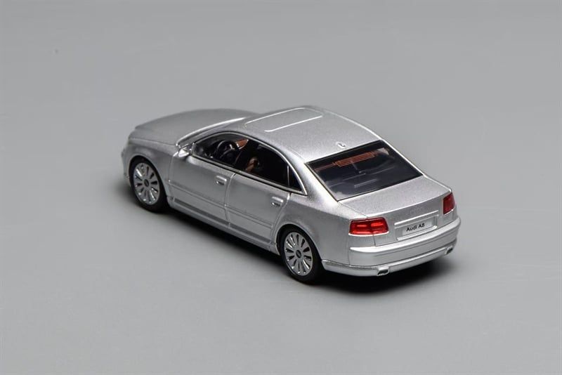  Mô hình xe Audi A8 (D3), facelift, 2008, Glacial Silver tỉ lệ 1:64 Motorhelix M68204 