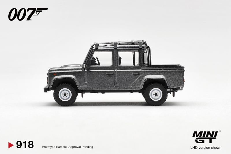  Mô hình xe Land Rover Defender 110 Crew Cab “Skyfall” tỉ lệ 1:64 MiniGT MGT00918-007 