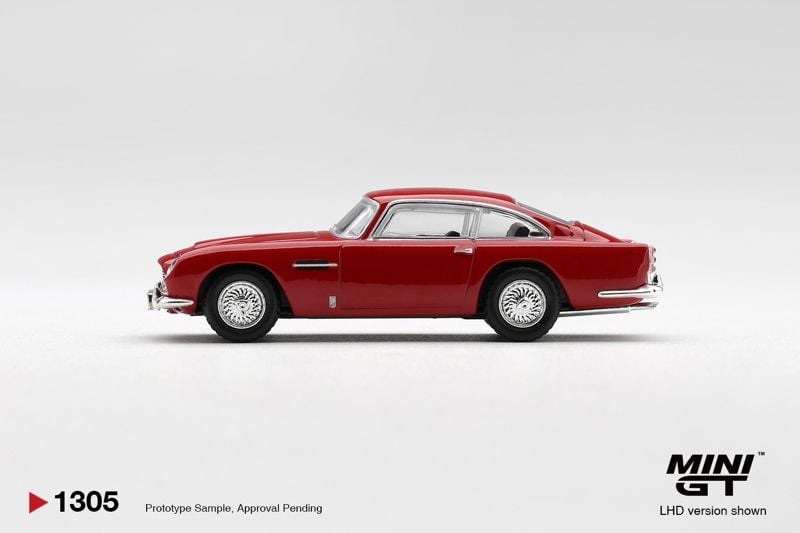  Mô hình xe Aston Martin DB5 Fiesta Red tỉ lệ 1:64 MiniGT MGT01305 
