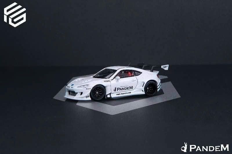  Mô hình xe Subaru BRZ Rocket Pandem tỉ lệ 1:64 Fully Open OT64772 