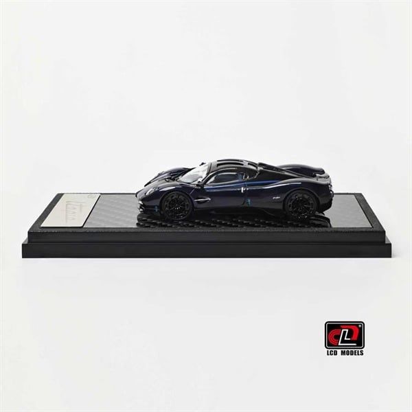  Mô hình xe Pagani Utopia (Black & Blue Carbon) tỉ lệ 1:64 LCD LCD64039-BB 