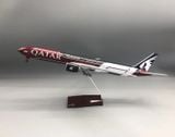  Mô hình máy bay dòng B B777 Qatar Formula 1 no led MB47125 