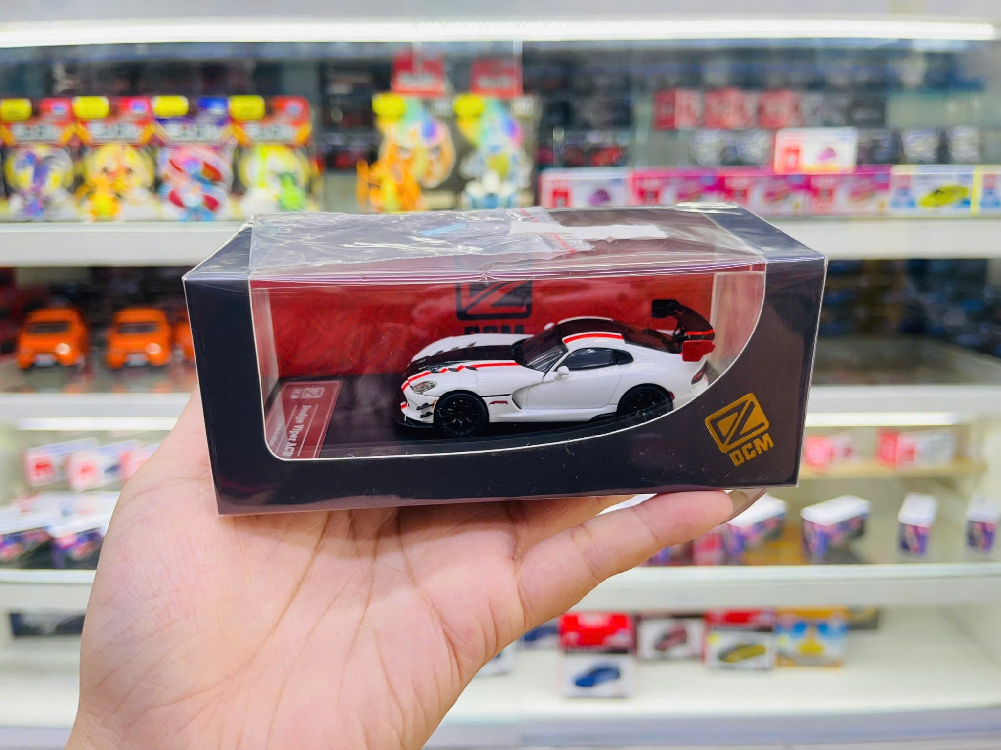  Mô hình xe Dodge Viper ACR Open hood tỉ lệ 1:64 DCM OT64484 
