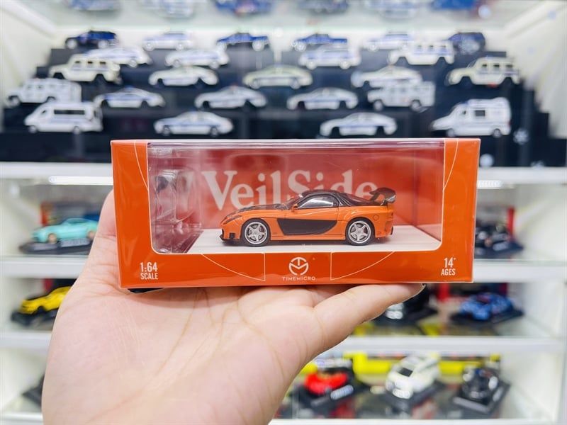  Đồ trang trí để bàn (Mô hình ô tô) Kích thước (10*3,6*4,5)CM +/-10%)CM +/- 10% (tỉ lệ 1:64) hiệu Time micro - xe Mazda RX-7 Veilside Han Lue limited 999pcs 1:64 Time micro 