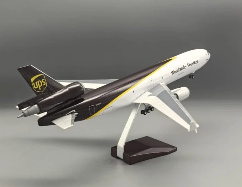  Mô hình máy bay vận chuyển UPS MD-11 có bánh xe kích thước 47cm no led MB47118 