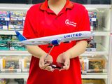  Mô hình máy bay United Boeing B777 có bánh xe kích thước 47cm no led MB47111 