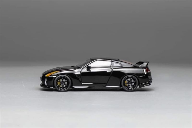  Mô hình xe ô tô Nissan GTR R35 customize Headlights tỉ lệ 1:64 Motorhelix M63517 