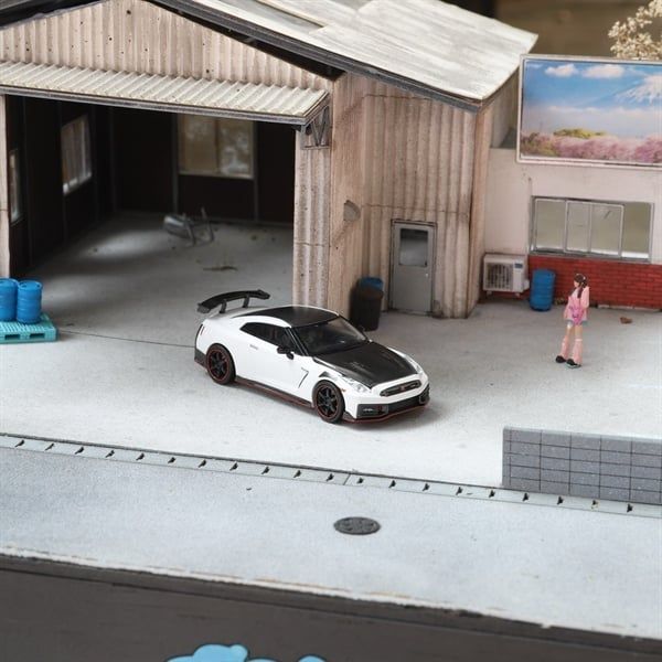  Mô hình xe Nissan GTR R35 Nismo tỉ lệ 1:64 Fuji OT64726 