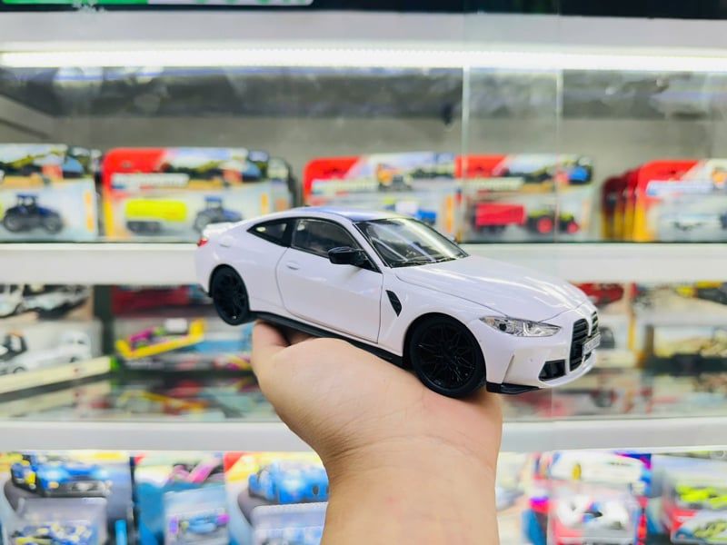  Xe ô tô mô hình bằng hợp kim và nhựa BM M4 tỉ lệ 1:24 Chezhi OT24154 