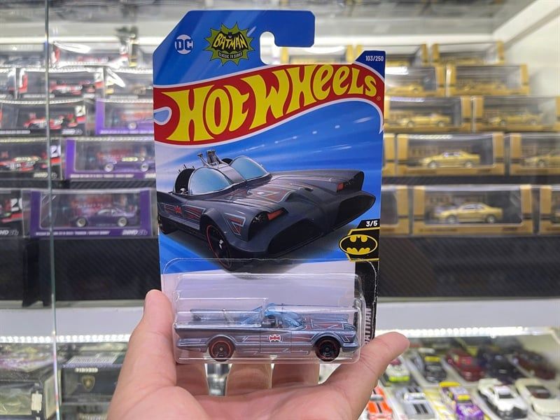  Mô hình xe tải Batmobile Batman TV series gray Fantasy Hotwheels kim loại có bản quyền chính hãng tỉ lệ 1:64 C4982-FA 