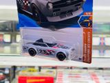  Mô hình xe Triumph TR6 Treasure Hunt Hotwheels kim loại có bản quyền chính hãng tỉ lệ 1:64 C4982-TH 