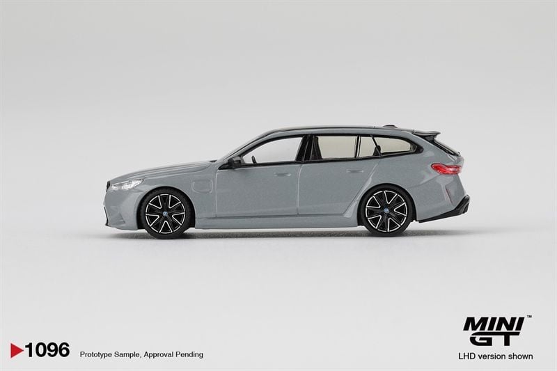  Mô hình xe BMW M5 Touring (G99) Brooklyn Grey Metallic card tỉ lệ 1:64 MiniGT MGT01096 HAVE CHASE CAR 