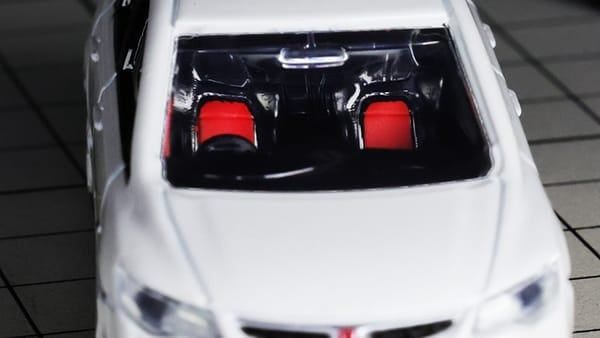  Mô hình xe Honda Civic Type R (FD2) No.23 tỉ lệ 1:64 Tomic Premium 297772 