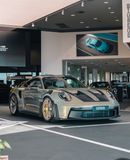  Mô hình xe Porsche 911 GT 3 RS tỉ lệ 1:64 Stance Hunters OT64558 