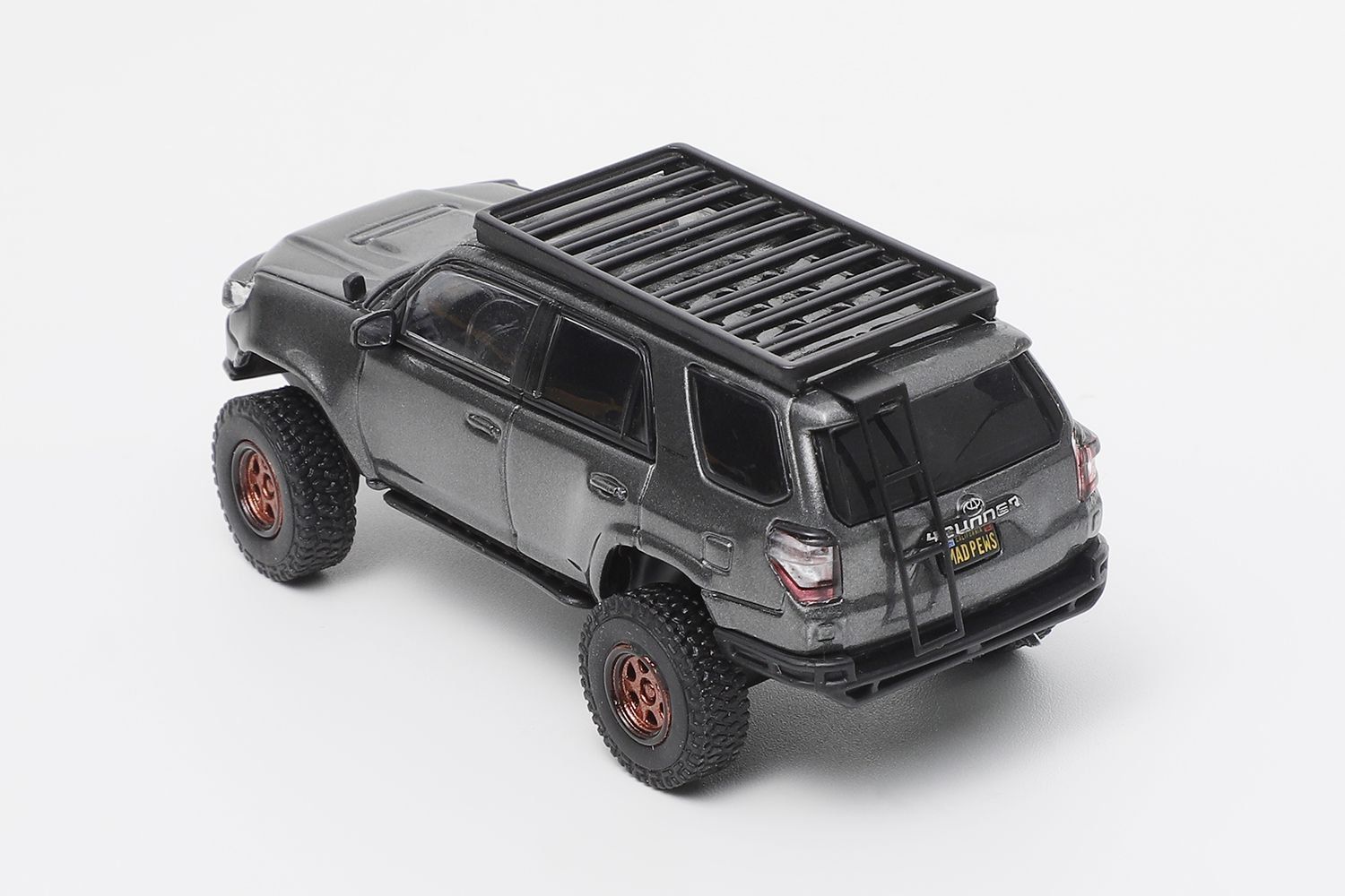  Mô hình xe bán tải Toyota 4 Runner Heavy Dutty Modified Version with part tỉ lệ 1:64 GCD model KS-051 