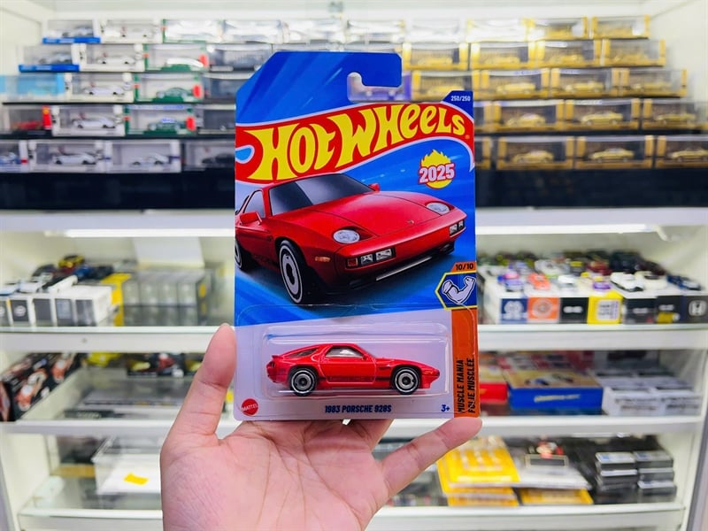  Mô hình xe Porsche 928S 1983 Hotwheels kim loại có bản quyền chính hãng tỉ lệ 1:64 C4982-PO 