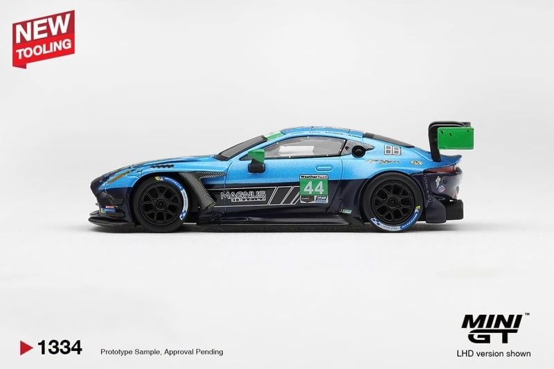  Mô hình xe Aston Martin Vantage GT3 Evo #44 Magnus Racing 2025 IMSA Daytona 24 Hrs tỉ lệ 1:64 MGT01334-BL 