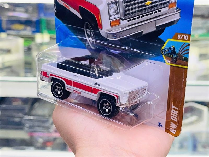  Mô hình xe tải Chevrolet Chevy Blazer custom '75 Hotwheels kim loại có bản quyền chính hãng tỉ lệ 1:64 C4982-CV 