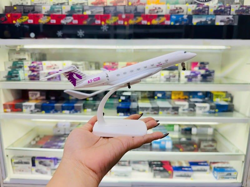  Mô hình máy bay Qatar Gulfstream dòng G650 kích thước 20cm MB20163 