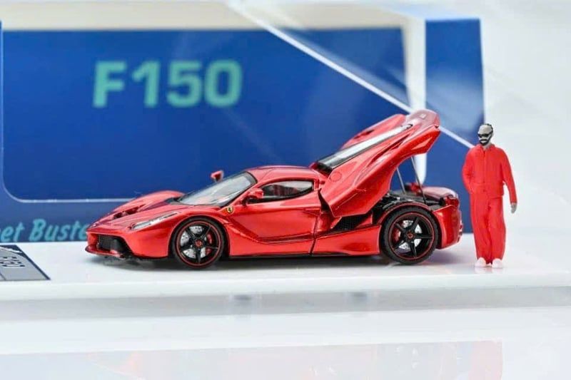 Mô hình xe Ferrari Laferrari F150 red metallic tỉ lệ 1:64 Street Buster OT64821 