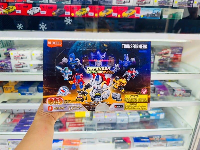  Set 12 mô hình Blokees Model Kits Transformers Defender Version 05 Traitor to Tyranny Blind Box 71405-set 