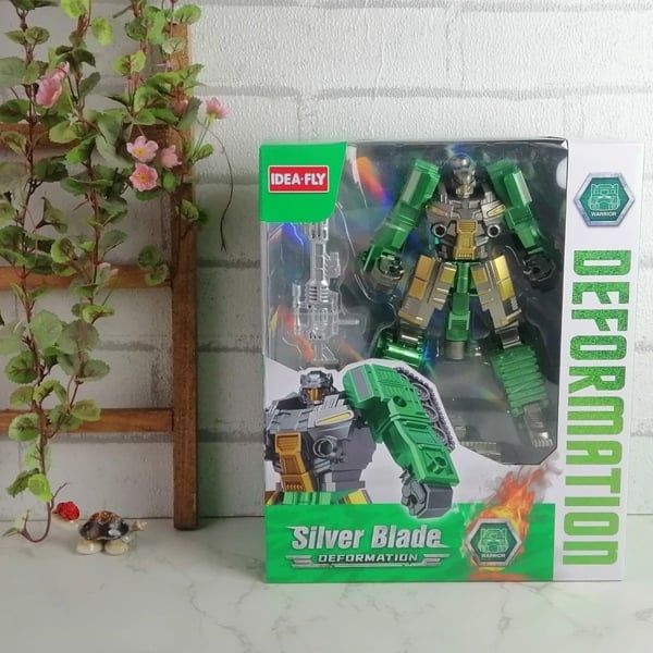  Mô hình xe Robot biến hình Sliver Blade Ultimate Destruction Deformation IDEAFLY HT12 