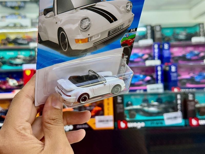  Mô hình xe Porsche 911 Turbo Cabriolet White Hotwheels kim loại có bản quyền chính hãng tỉ lệ 1:64 C4982-PO 