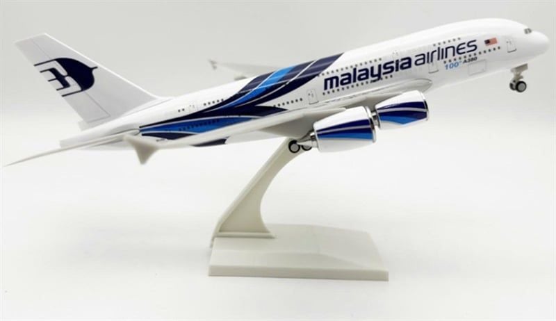  Mô hình máy bay Malaysia Airlines Airbus A380 30cm MB30006 