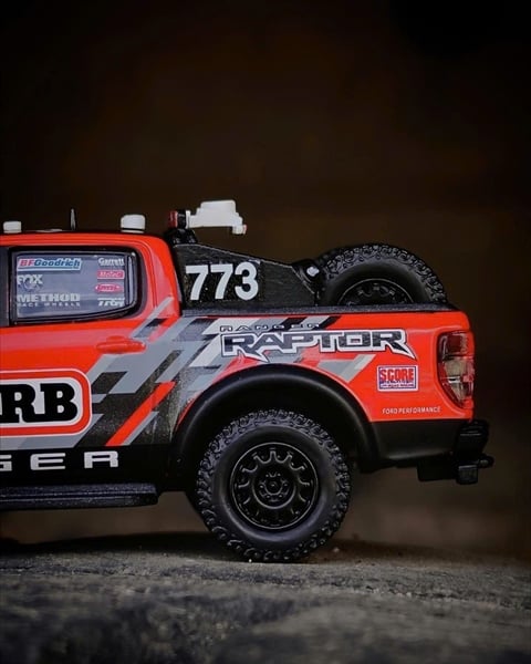  Mô hình xe Ford Ranger Raptor 2024 Baja Racing Livery tỉ lệ 1:64 MK MINIATURES OT64481 