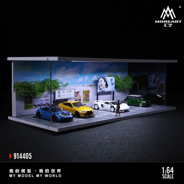  Hộp trưng bày mô phỏng bãi đổ xe có đèn, mica, kèm dây đèn tỉ lệ 1:64 MoreArt MO914405 