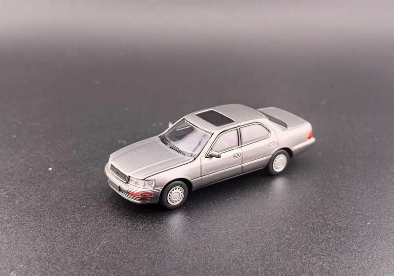  Mô hình xe Lexus LS400 XF10 (UCF10) tỉ lệ 1:64 Fine Works64 OT64809 