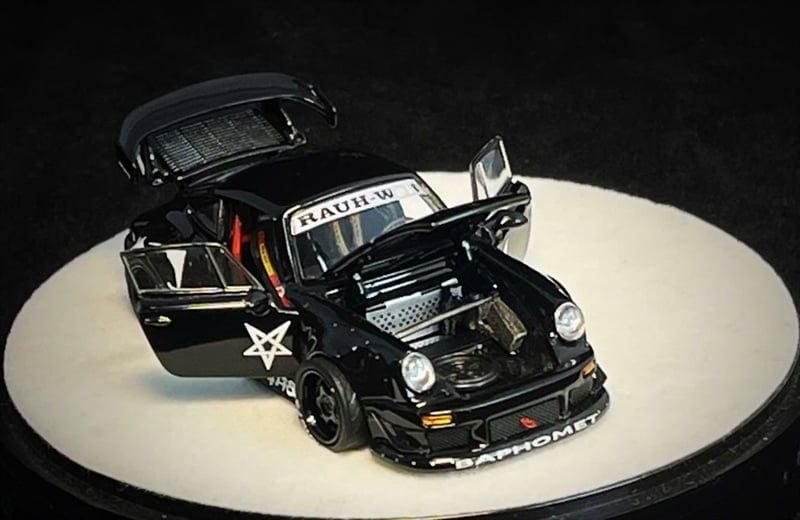  Mô hình xe Porsche RWB930 Baphomet Demon tỉ lệ 1:64 PGM PGM-640210 