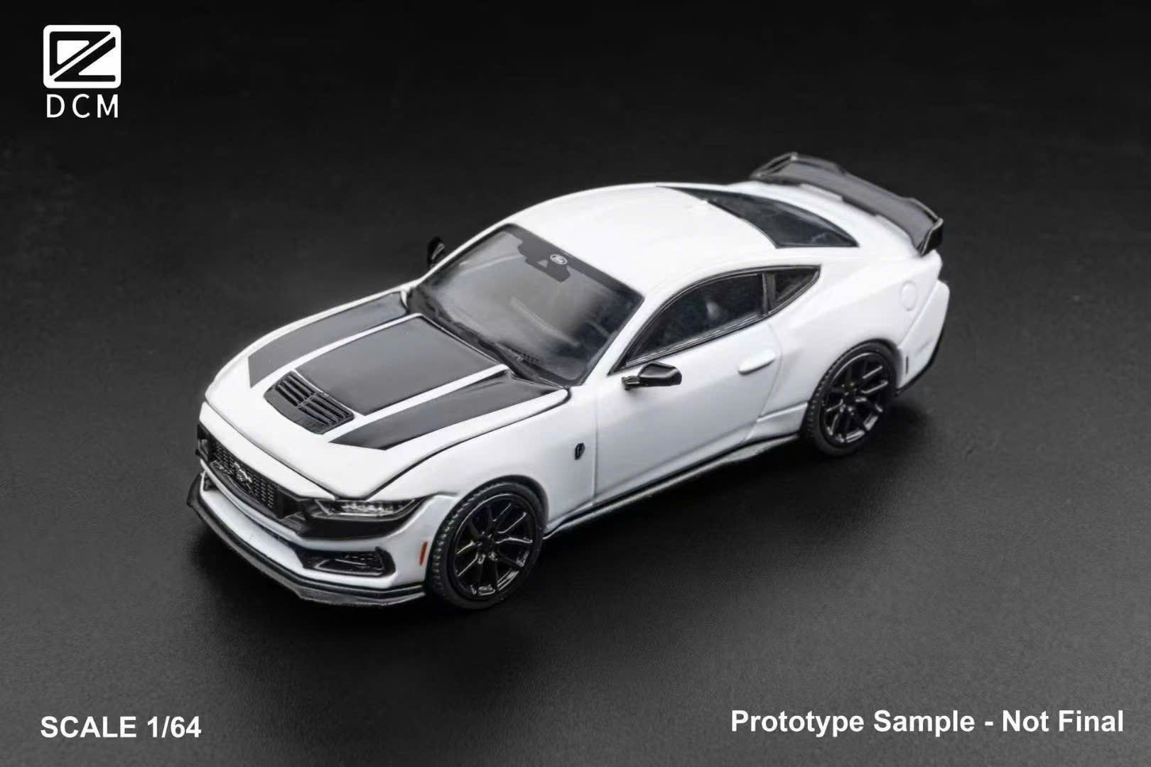  Mô hình xe Ford Mustang Dark Horse white 2024 mở capo tỉ lệ 1:64 DCM model OT64468 