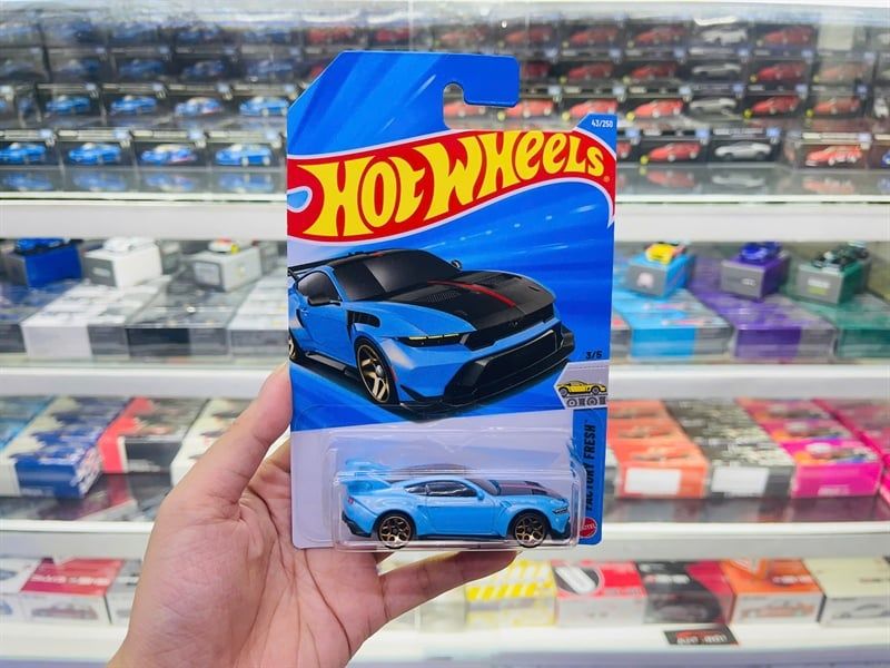  Mô hình xe Ford Mustang GTD #43 Blue 2026 Hotwheels kim loại có bản quyền chính hãng tỉ lệ 1:64 C4982-FO 