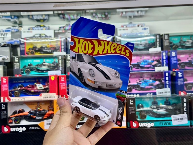  Mô hình xe Porsche 911 Turbo Cabriolet White Hotwheels kim loại có bản quyền chính hãng tỉ lệ 1:64 C4982-PO 