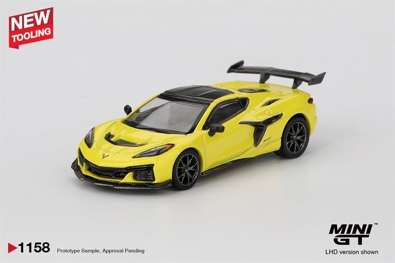  Mô hình xe Chevrolet Corvette ZR1 Accelerate Yellow bản card tỉ lệ 1:64 MiniGT MGT01158 