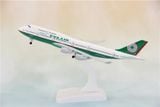  Mô hình máy bay EVA AIR Boeing B747 20cm có bánh xe MB20146 