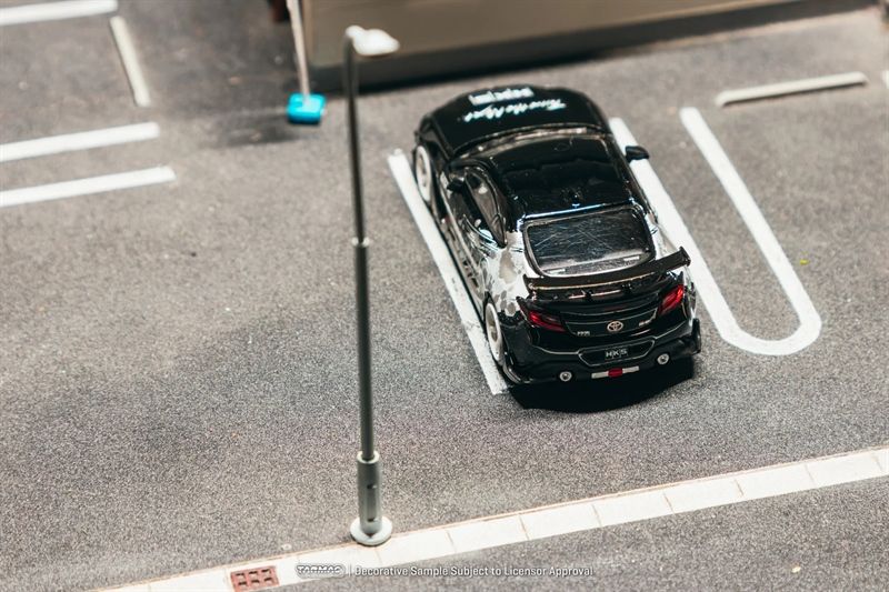  Mô hình xe Toyota GR86 -- HKS Black tỉ lệ 1:64 Tarmac Works bản card T64G-038-BK2-B 