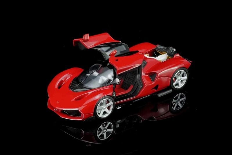  Mô hình xe Nilu27 NILU Openable Gull-Wing Doors tỉ lệ 1:64 Motorhelix MH M6700 