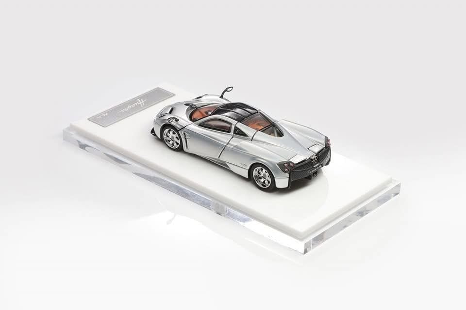  Mô hình xe Pagani Huayra Coupe 2014 Gullwing Doors chrome color tỉ lệ 1:64 HKM premium OT64755 