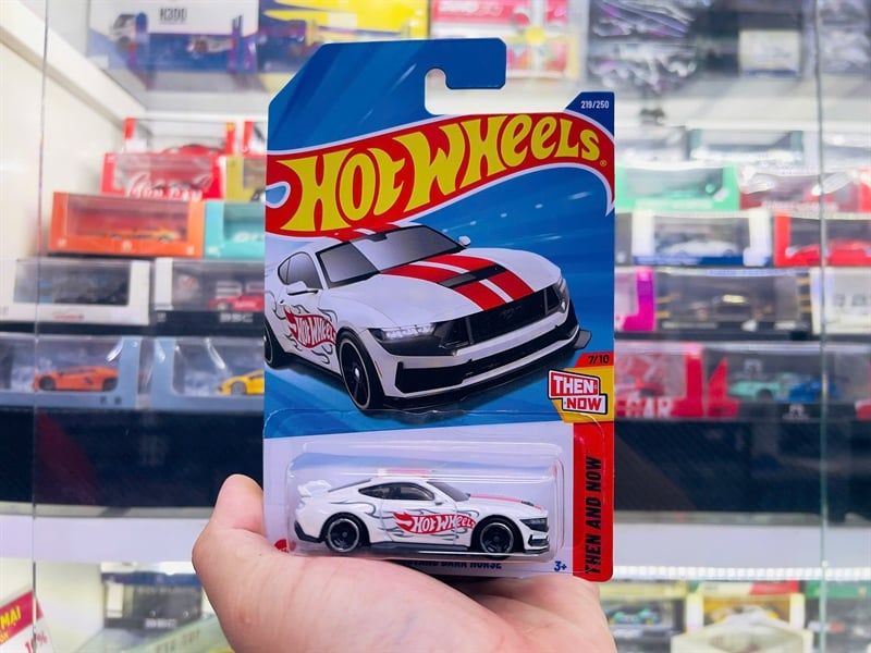  Mô hình xe Ford Mustang Dark Horse white Hotwheels kim loại có bản quyền chính hãng tỉ lệ 1:64 C4982-FO 