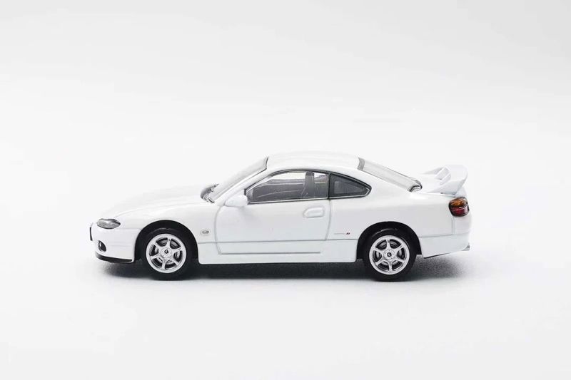  Mô hình xe Nissan S15 white tỉ lệ 1:64 Shadow LL-051-240 
