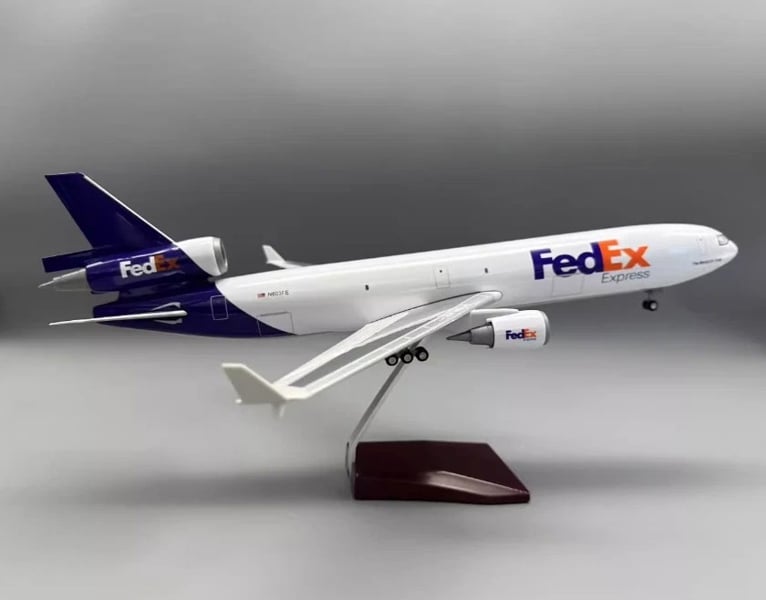  Mô hình máy bay vận chuyển Fedex MD-11 có bánh xe kích thước 47cm no led MB47117 