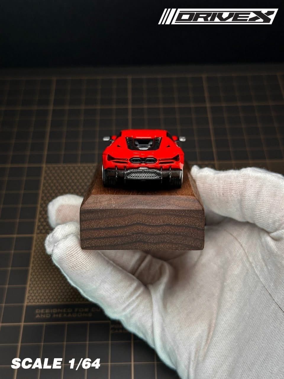  Mô hình xe lamorghini Revuelto Hanging Card Board Diecast Model tỉ lệ 1:64 Drive X OT64785 