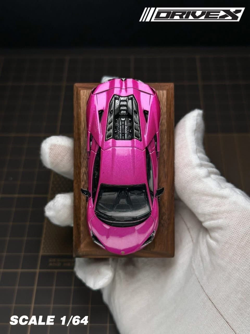  Mô hình xe lamorghini Revuelto Hanging Card Board Diecast Model tỉ lệ 1:64 Drive X OT64785 