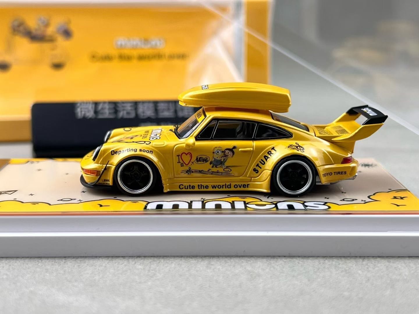  Mô hình xe Porsche 911 RWB Rauh Welt 993 & 964 Minion livery tỉ lệ 1:64 ZJWJ Model OT64786 