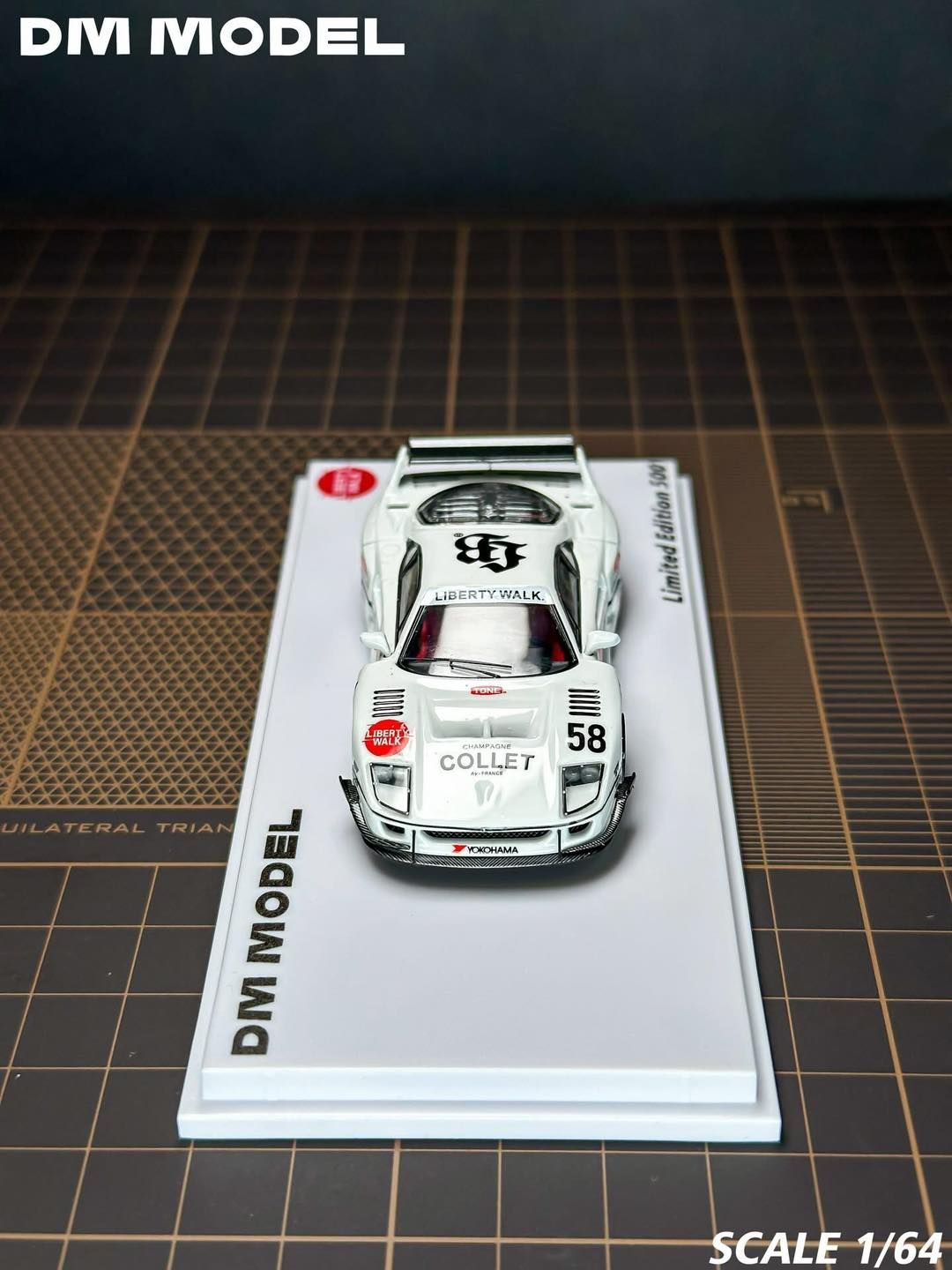  Mô hình xe Ferrari F40 LBWK limited 500pcs tỉ lệ 1:64 DM model OT64791 