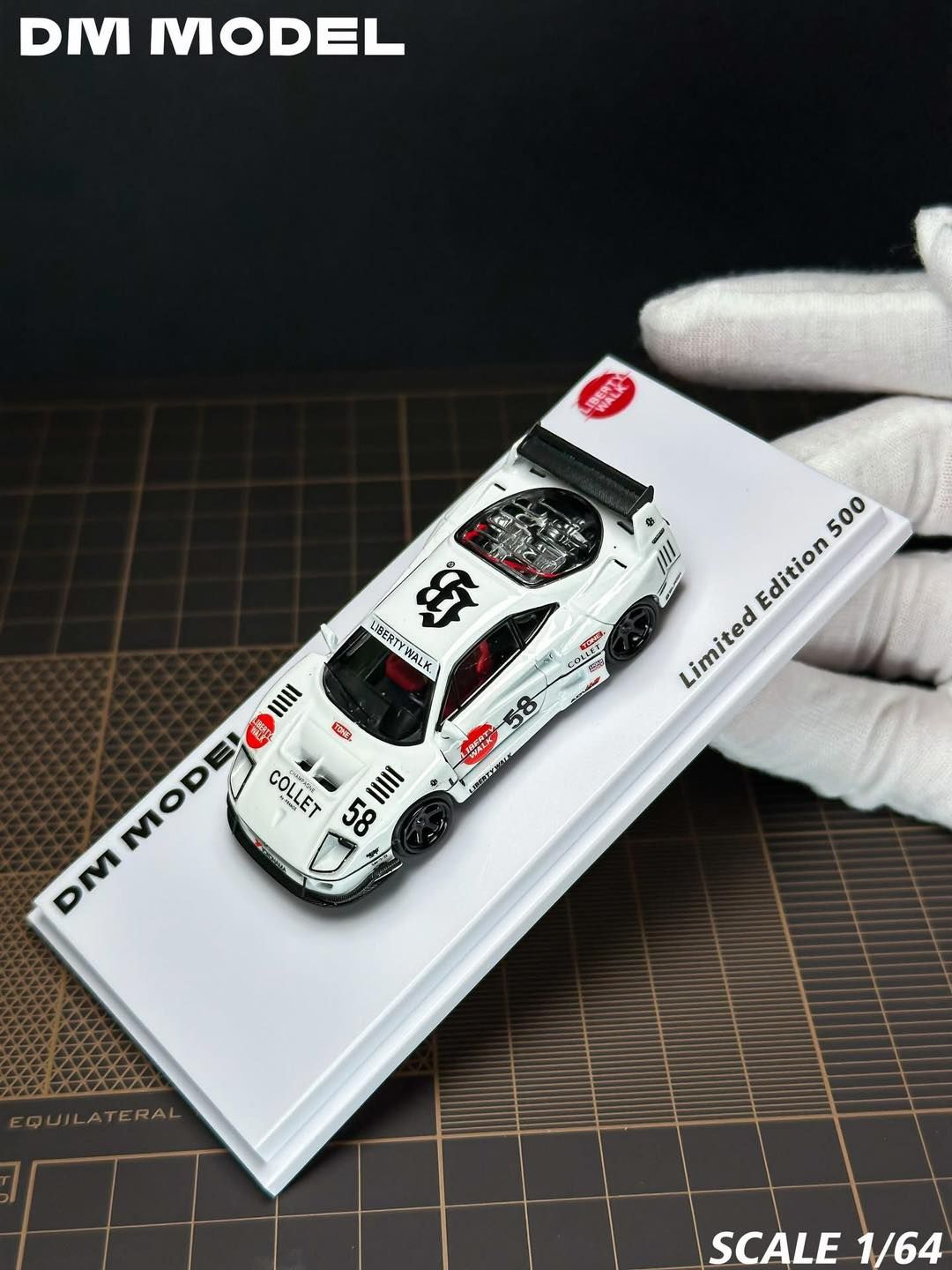  Mô hình xe Ferrari F40 LBWK limited 500pcs tỉ lệ 1:64 DM model OT64791 