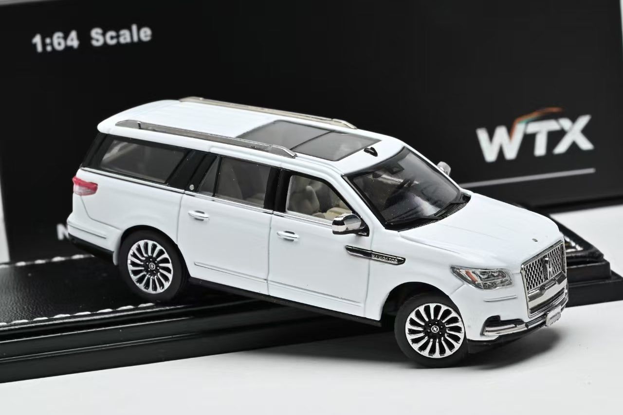  Mô hình xe Lincoln Navigator 2022 (LWB) tỉ lệ 1:64 WTX model OT64797 