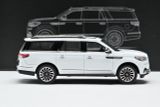  Mô hình xe Lincoln Navigator 2022 (LWB) tỉ lệ 1:64 WTX model OT64797 